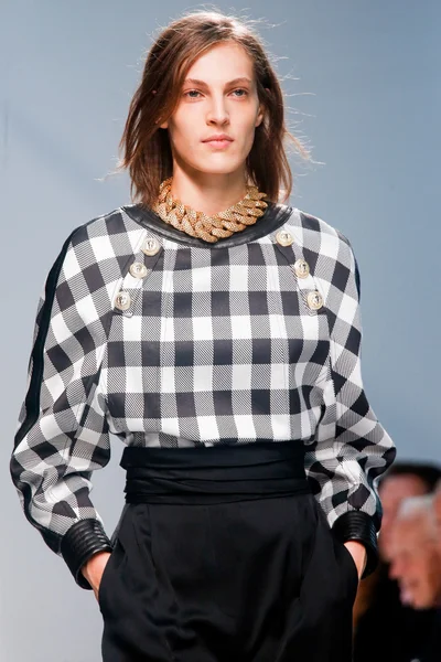 Look 57